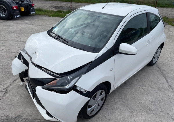 Toyota Aygo cena 9500 przebieg: 124000, rok produkcji 2015 z Gniezno małe 172